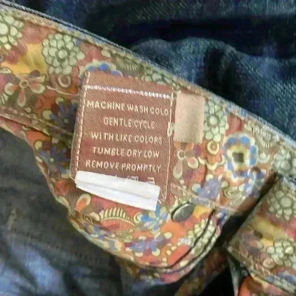 Paige low rise bootcut, distressed dark wash jeans - Picture 6 of 7